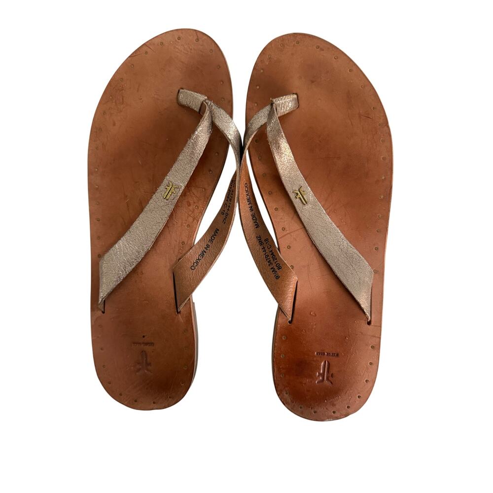 Frye Leather Flip Flops Sandals Size 9.5 Gold Tone Leather